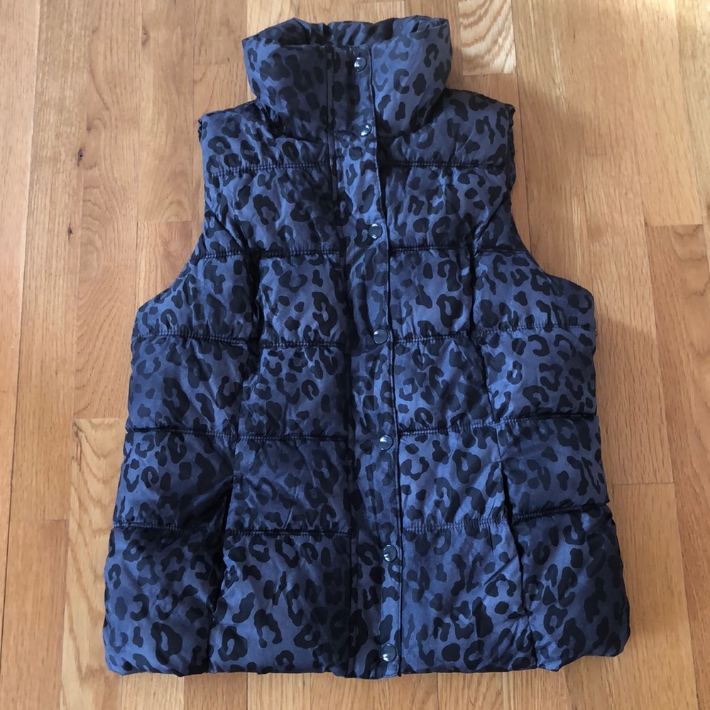 Ladies Old Navy Puffer Leopard Print Vest
